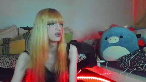 Snapshot of lunaleporem chatting on January 9, 12:35 am You can call me Luna 3 online show from January 9, 12:35 am