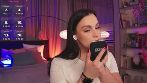Luna  next streams Mon Fri Sat Sun 8pm-5am gmt0 online show from December 1, 8:20 pm