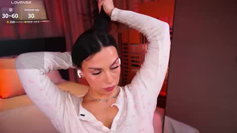 Snapshot of lunanight_ chatting on February 28, 8:43 pm Luna next streams Mon Fri Sat Sun 8pm-5am gmt0 online show from February 28, 8:43 pm