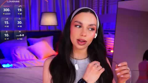 Snapshot of lunanight_ chatting on March 16, 8:35 pm Luna next streams Mon Fri Sat Sun 8pm-5am gmt0 online show from March 16, 8:35 pm