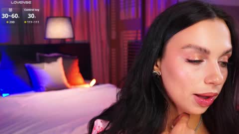 Snapshot of lunanight_ chatting on April 10, 8:57 pm Luna next streams Mon Fri Sat Sun 8pm-5am gmt0 online show from April 10, 8:57 pm