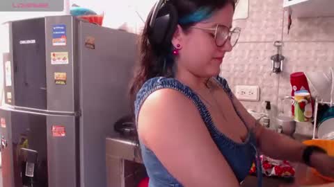 Julieth  online show from July 8, 6:45 pm