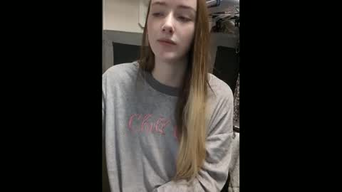 lunapixie2020 online show from January 29, 7:22 pm