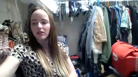 lunapixie2020 online show from October 28, 6:54 pm