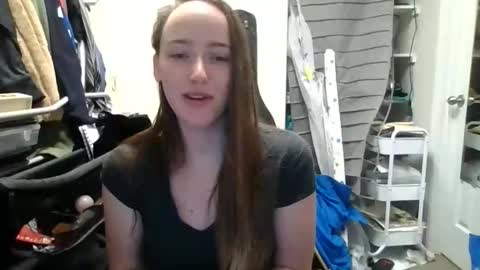 lunapixie2020 online show from April 25, 4:48 am