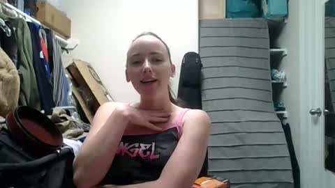 lunapixie2020 online show from May 15, 2:51 am