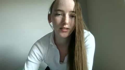 lunapixie2020 online show from May 25, 11:22 pm
