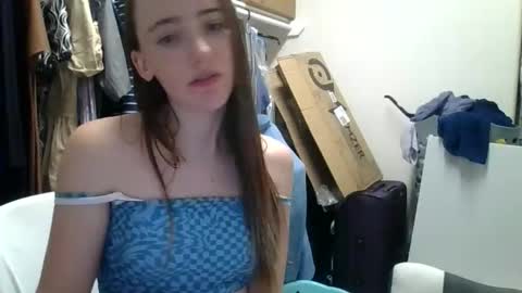 lunapixie2020 online show from May 26, 11:34 pm