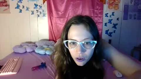 Snapshot of lunaquinn45 chatting on October 24, 11:34 pm lunaquinn45 online show from October 24, 11:34 pm