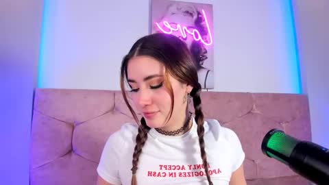 Luna  online show from February 20, 6:57 pm