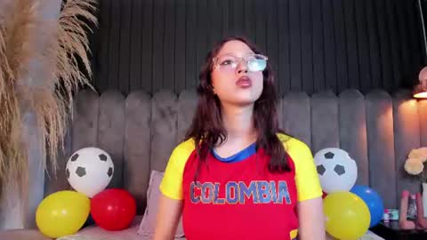 Snapshot of lunar_lustx chatting on June 27, 7:08 pm lunar_lustx online show from June 27, 7:08 pm