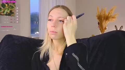 Kelly online show from October 16, 2:40 pm