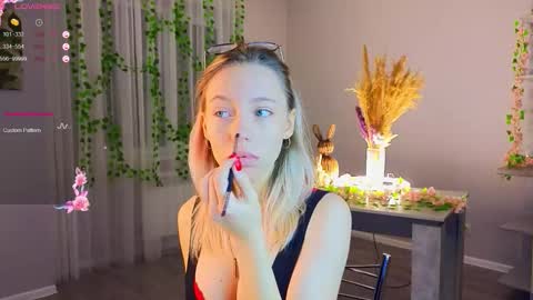 Kelly online show from December 14, 2:44 pm