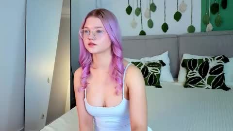 Snapshot of lunariafox chatting on March 28, 2:38 pm lunariafox online show from March 28, 2:38 pm