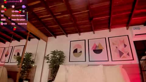 Luna Ruso  online show from March 6, 7:54 pm