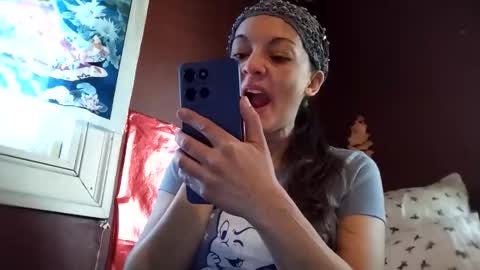 Snapshot of lunasecretadmirer chatting on February 13, 10:39 pm lunasecretadmirer online show from February 13, 10:39 pm