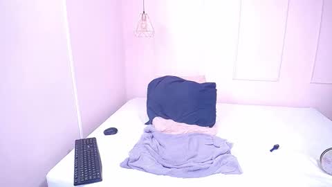 Snapshot of lunasweet_18 chatting on March 5, 1:51 pm Luna online show from March 5, 1:51 pm