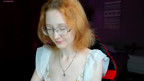 Snapshot of lunaterry chatting on June 10, 7:40 am lunaterry online show from June 10, 7:40 am