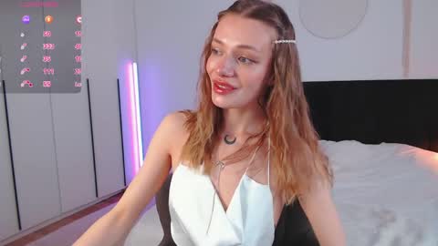 Snapshot of lunaticabae chatting on April 12, 2:49 am LunaticaBae online show from April 12, 2:49 am
