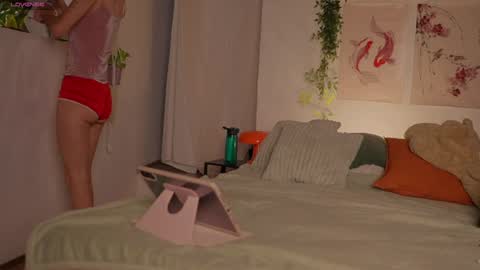 lunaticas online show from July 8, 9:25 am
