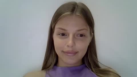 Snapshot of lunav7 chatting on September 21, 7:04 pm Luna  online show from September 21, 7:04 pm