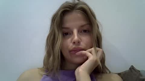 Snapshot of lunav7 chatting on September 26, 6:12 pm Luna  online show from September 26, 6:12 pm