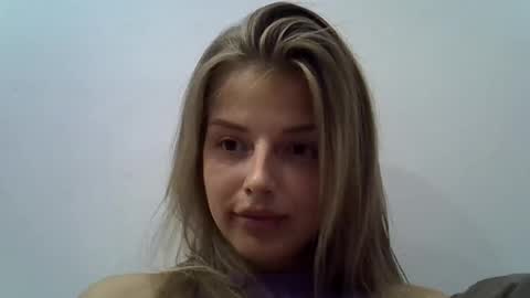 Snapshot of lunav7 chatting on September 27, 8:36 pm Luna  online show from September 27, 8:36 pm