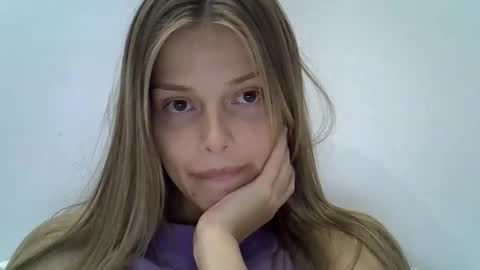 Snapshot of lunav7 chatting on October 10, 6:18 pm Luna  online show from October 10, 6:18 pm