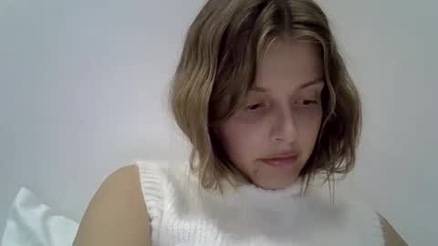 Snapshot of lunav7 chatting on October 12, 7:13 pm Luna  online show from October 12, 7:13 pm