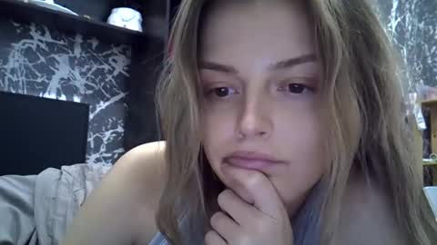 Snapshot of lunav7 chatting on October 22, 6:07 pm Luna  online show from October 22, 6:07 pm