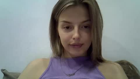 Snapshot of lunav7 chatting on October 24, 6:04 pm Luna  online show from October 24, 6:04 pm