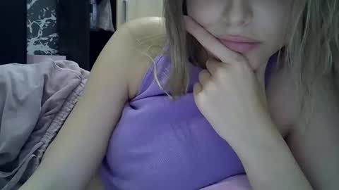 Snapshot of lunav7 chatting on November 1, 8:00 pm Luna  online show from November 1, 8:00 pm