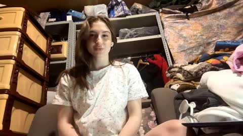 Snapshot of lunavellex chatting on April 3, 3:43 pm Mia online show from April 3, 3:43 pm