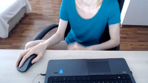 lunavibe_ online show from June 13, 11:52 am