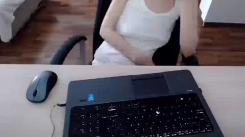 lunavibe_ online show from July 30, 12:26 pm