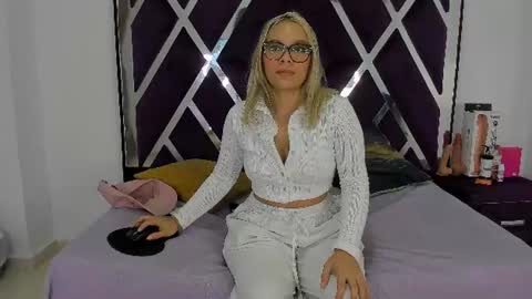 lunaviceht online show from June 30, 12:17 pm