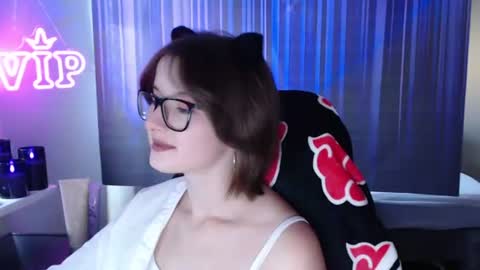 Snapshot of lunaxcherry chatting on July 31, 5:23 pm LunaXcherry online show from July 31, 5:23 pm