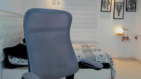 Snapshot of lunay_xtreemboy chatting on March 5, 11:01 pm Lunay online show from March 5, 11:01 pm