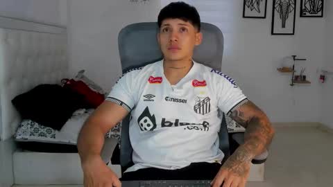 Snapshot of lunay_xtreemboy chatting on March 10, 9:09 pm Lunay online show from March 10, 9:09 pm