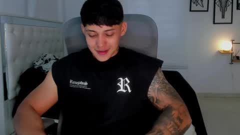 Snapshot of lunay_xtreemboy chatting on March 19, 10:36 pm Lunay online show from March 19, 10:36 pm