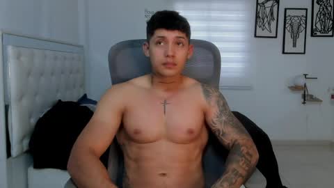 Snapshot of lunay_xtreemboy chatting on May 30, 7:55 pm Lunay online show from May 30, 7:55 pm