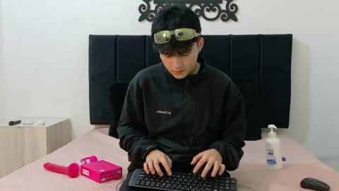 lunaydream online show from June 6, 11:59 am