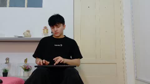 lunaydream online show from June 12, 11:53 am