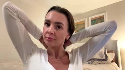 Snapshot of lunazxverly chatting on December 4, 5:06 am Luna online show from December 4, 5:06 am