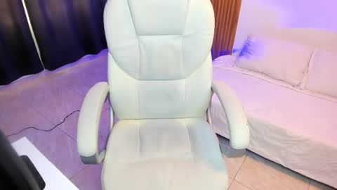 luniksa online show from April 18, 11:36 am