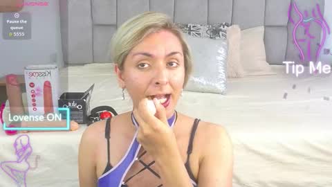 lunitadiva online show from October 26, 6:58 pm