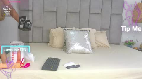 lunitadiva online show from November 1, 1:24 pm