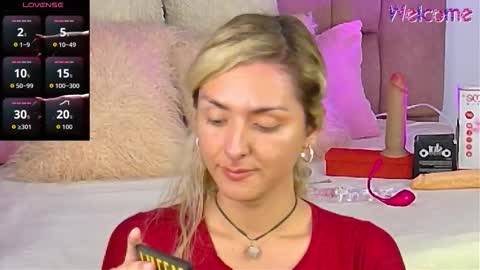 lunitadiva online show from November 24, 1:22 pm