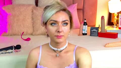 lunitadiva online show from February 16, 3:30 pm