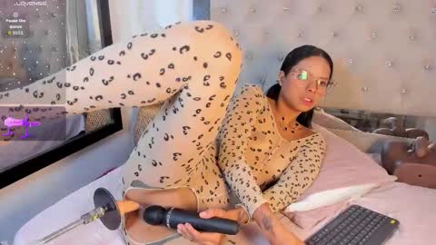 lunna__tylor online show from October 25, 3:36 am
